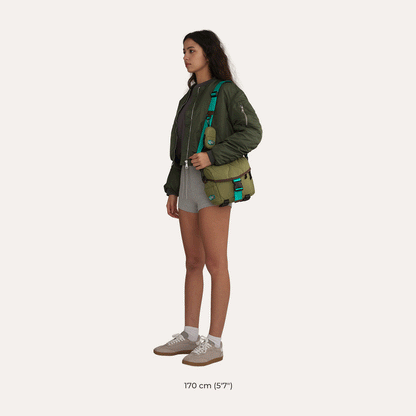 Vionsi Paz 4L Camera Sling
