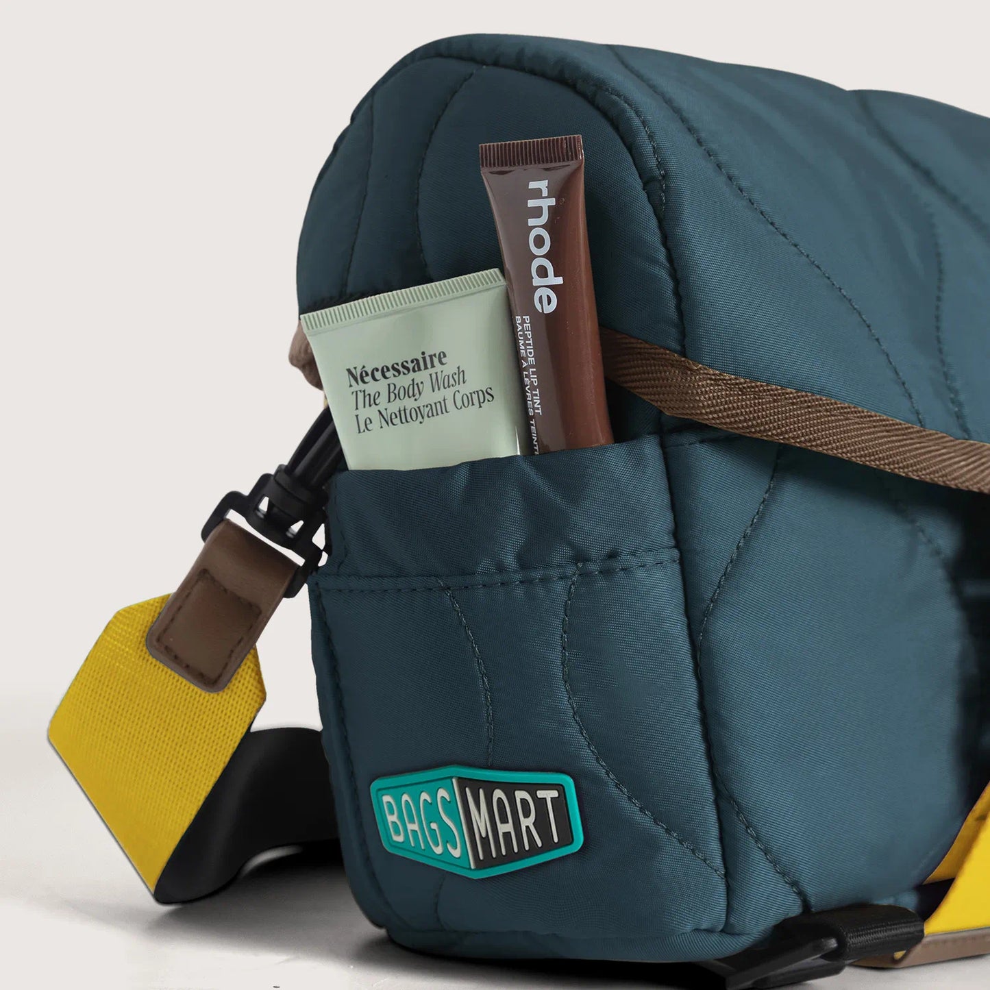 Vionsi Paz 4L Camera Sling